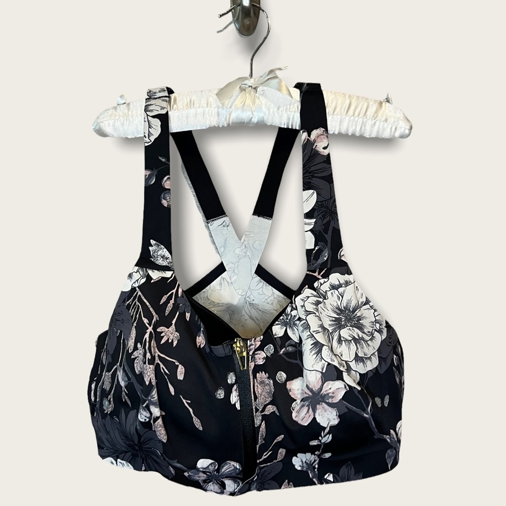 Victoria’s Secret Knockout Sports Bra Black Floral size 34D